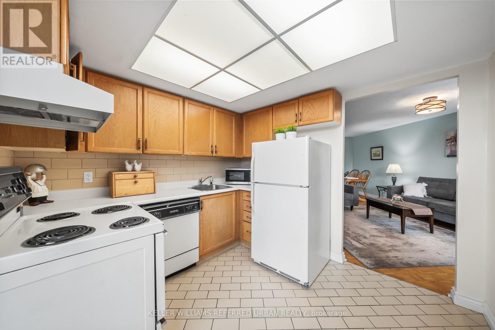 524 - 1210 Don Mills Road, Toronto, ON - Indoor Photo Showing Kitchen