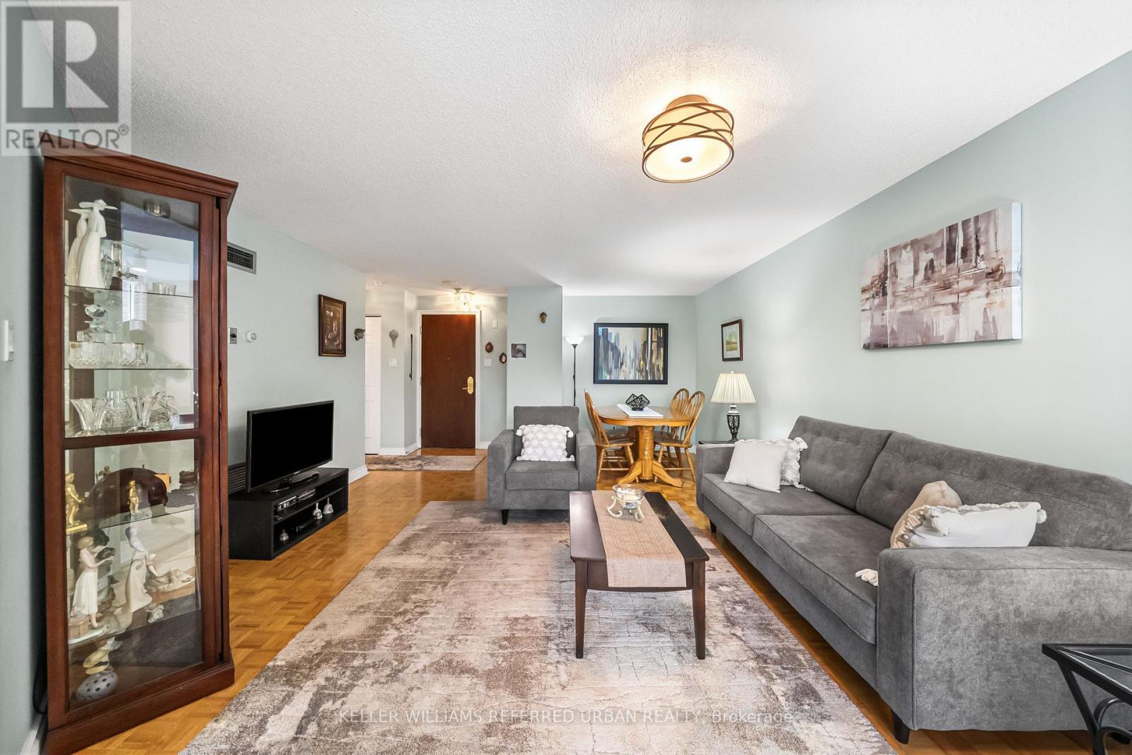 524 - 1210 Don Mills Road, Toronto, ON - Indoor Photo Showing Living Room