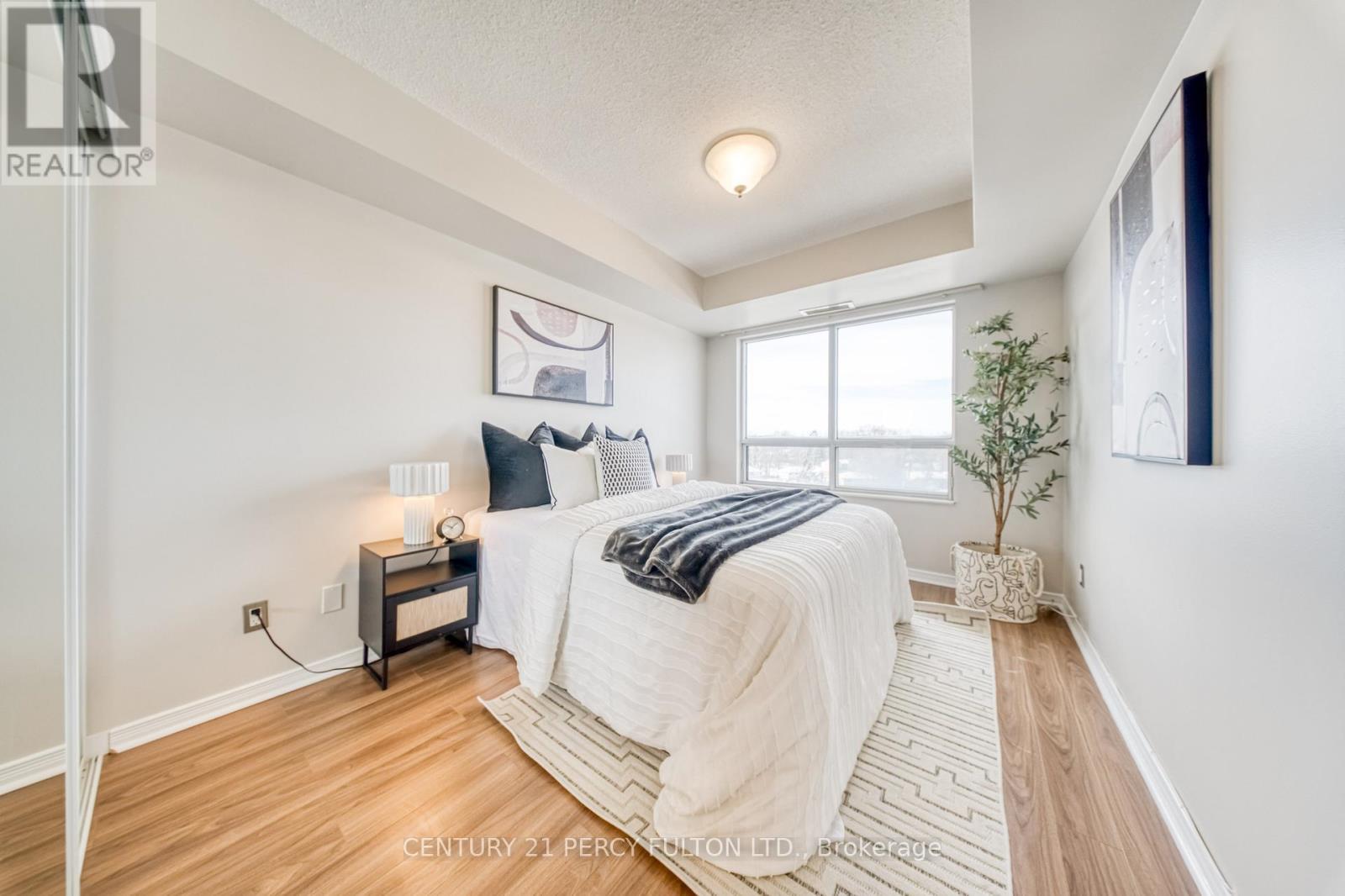 601 - 1200 The Esplanade Road N, Pickering, ON - Indoor Photo Showing Bedroom