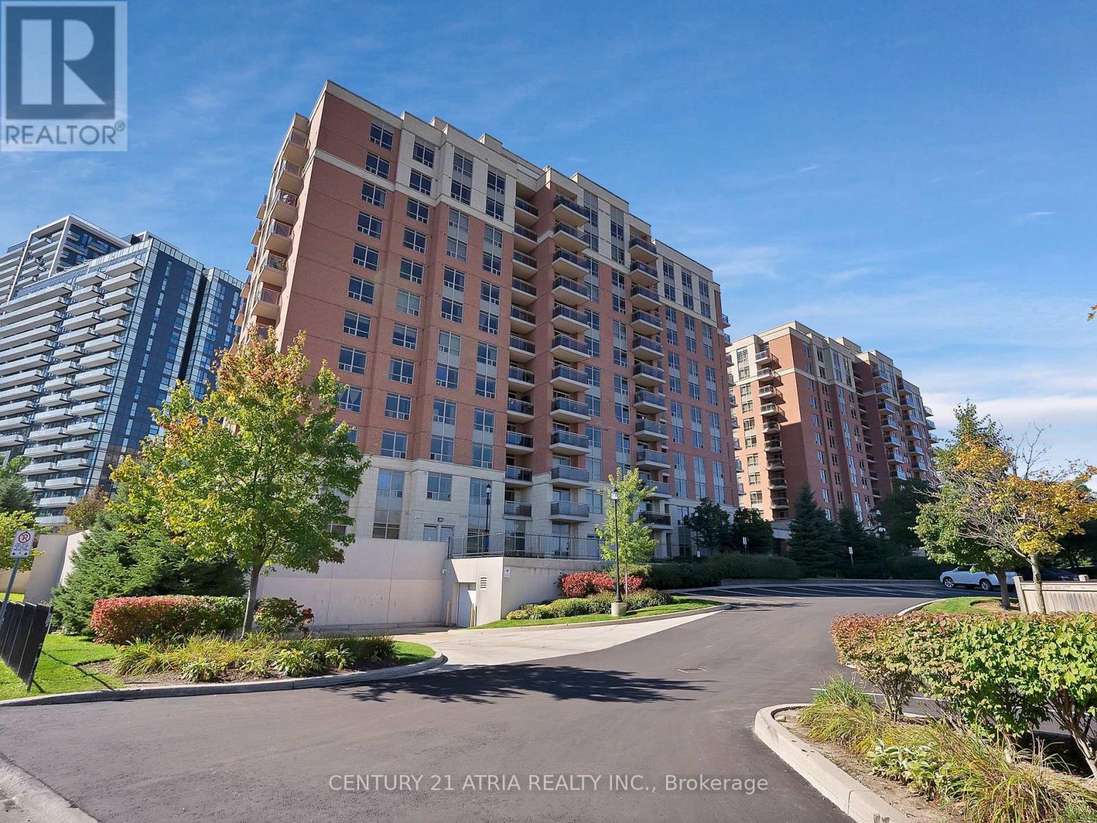 206 - 73 King William Crescent, Richmond Hill, ON - Outdoor With Facade