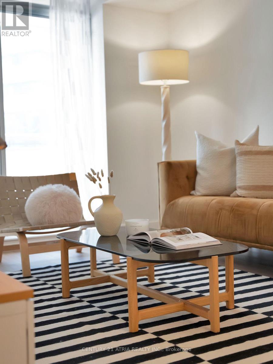 206 - 73 King William Crescent, Richmond Hill, ON - Indoor