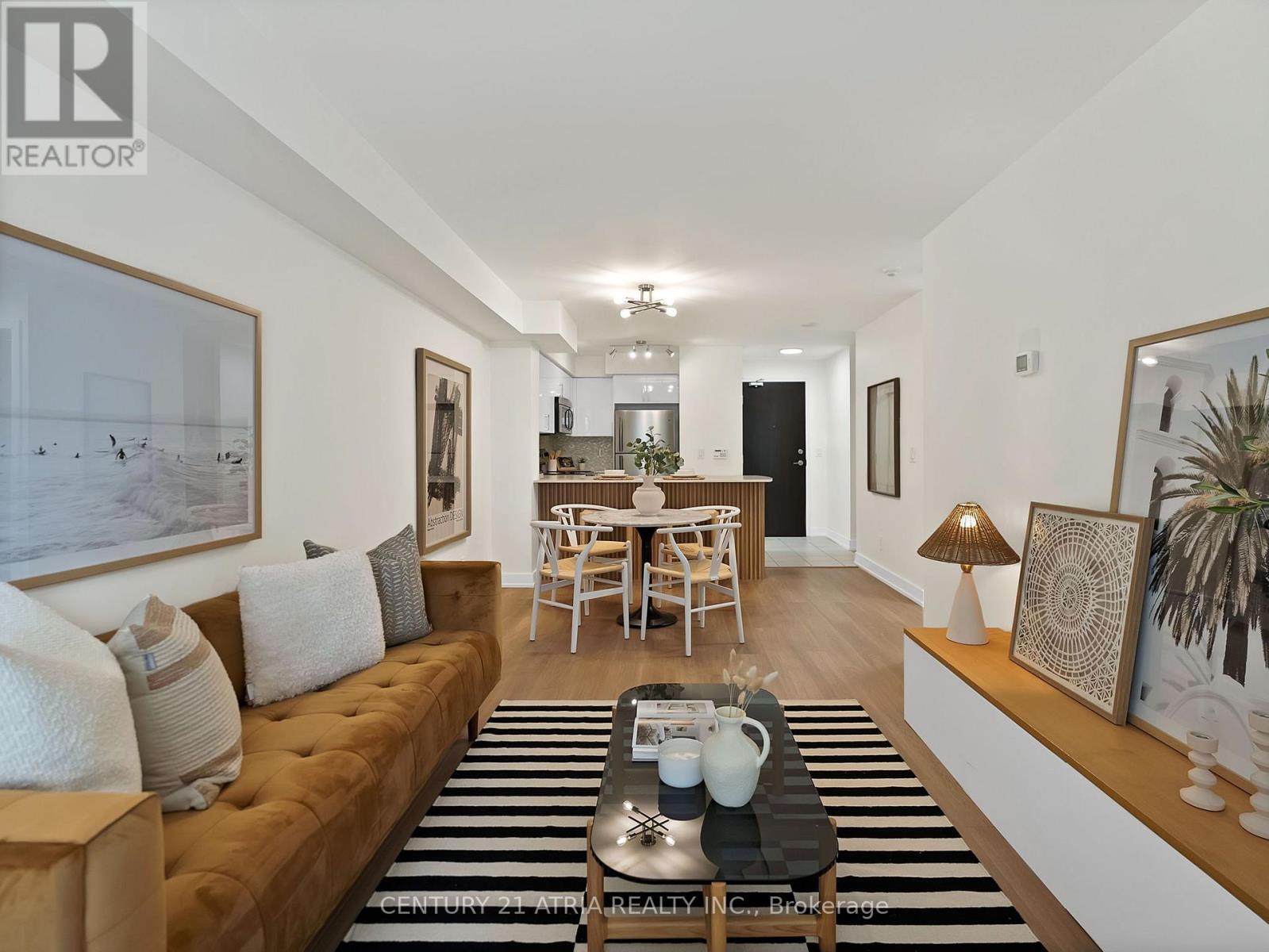 206 - 73 King William Crescent, Richmond Hill, ON - Indoor Photo Showing Living Room