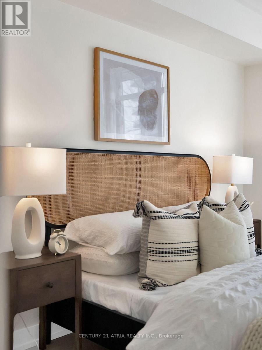 206 - 73 King William Crescent, Richmond Hill, ON - Indoor