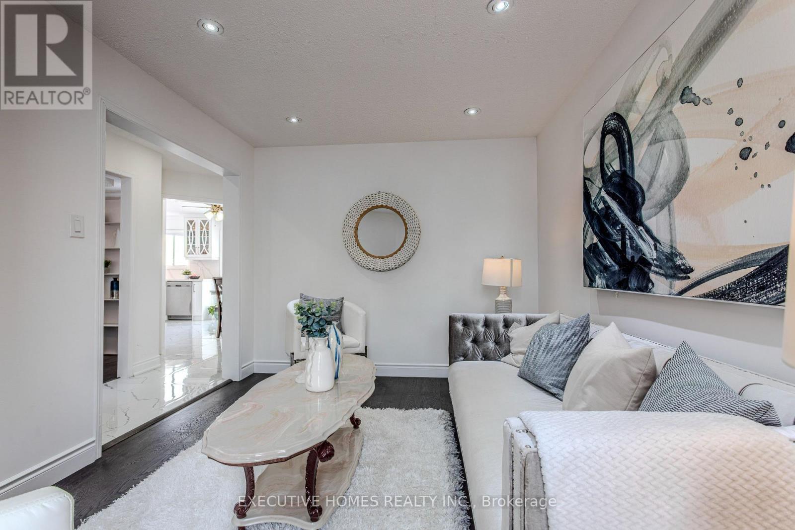 1192 Dream Crest Road, Mississauga, ON - Indoor Photo Showing Living Room