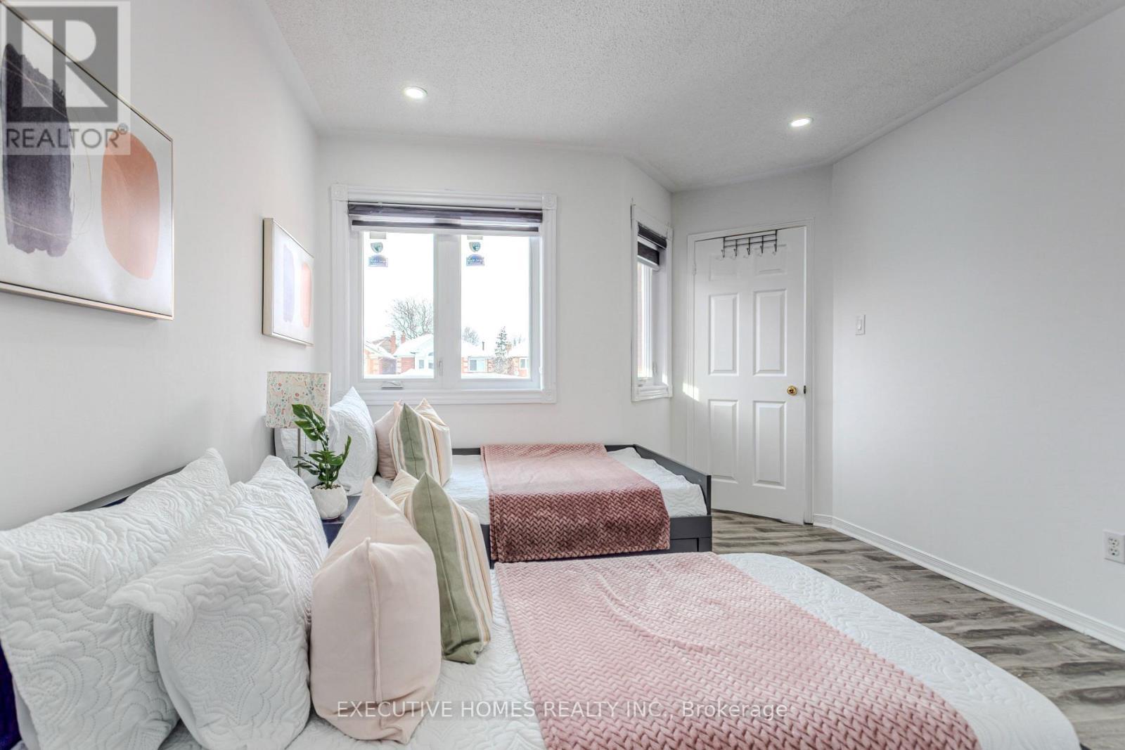 1192 Dream Crest Road, Mississauga, ON - Indoor Photo Showing Bedroom