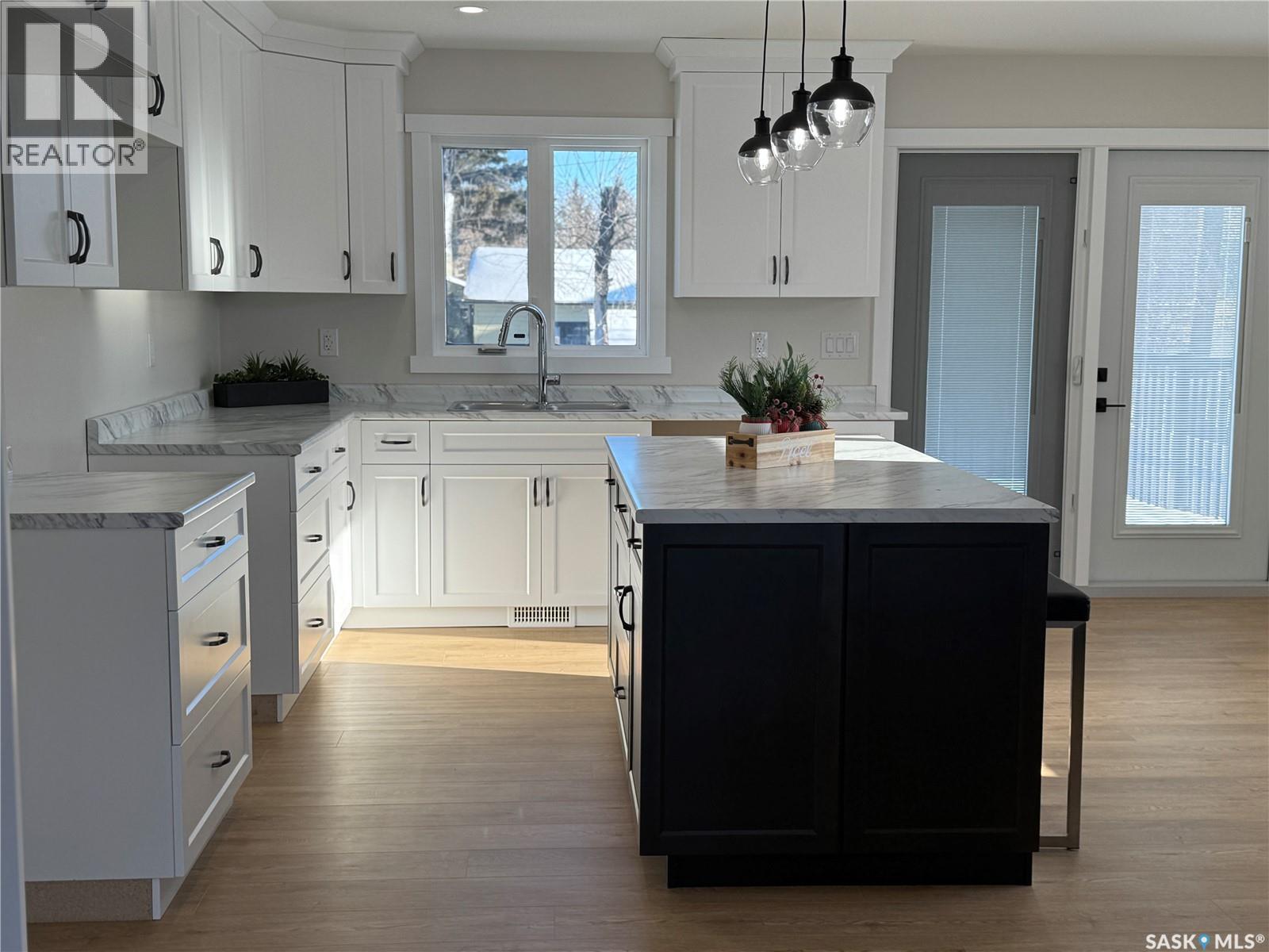 1134 9Th Street, Humboldt, SK - Indoor Photo Showing Kitchen