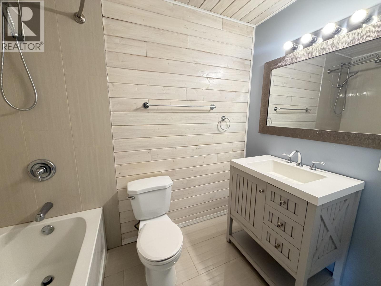 155 Vanderview Drive, Vanderhoof, BC - Indoor Photo Showing Bathroom