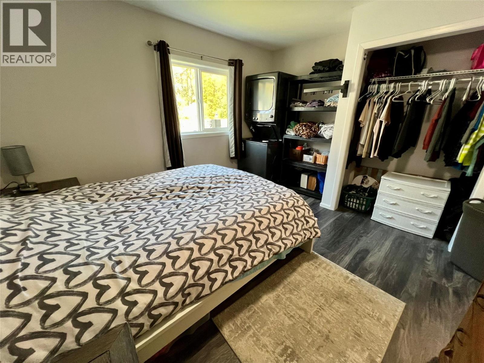 515 Main Street, Slocan, BC - Indoor Photo Showing Bedroom