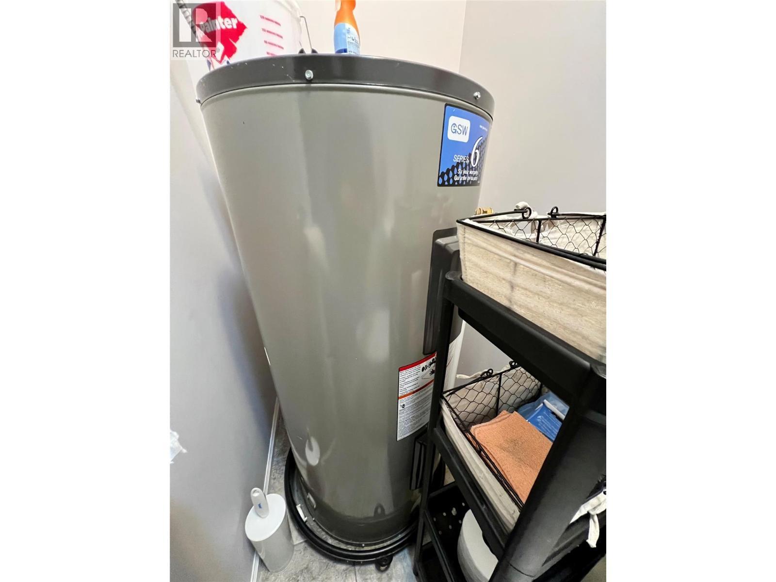 515 Main Street, Slocan, BC - Indoor