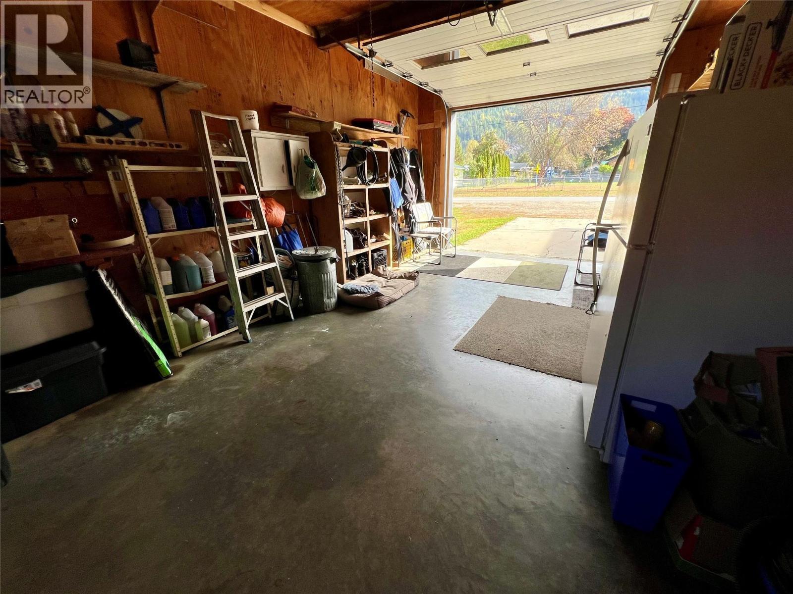 515 Main Street, Slocan, BC - Indoor