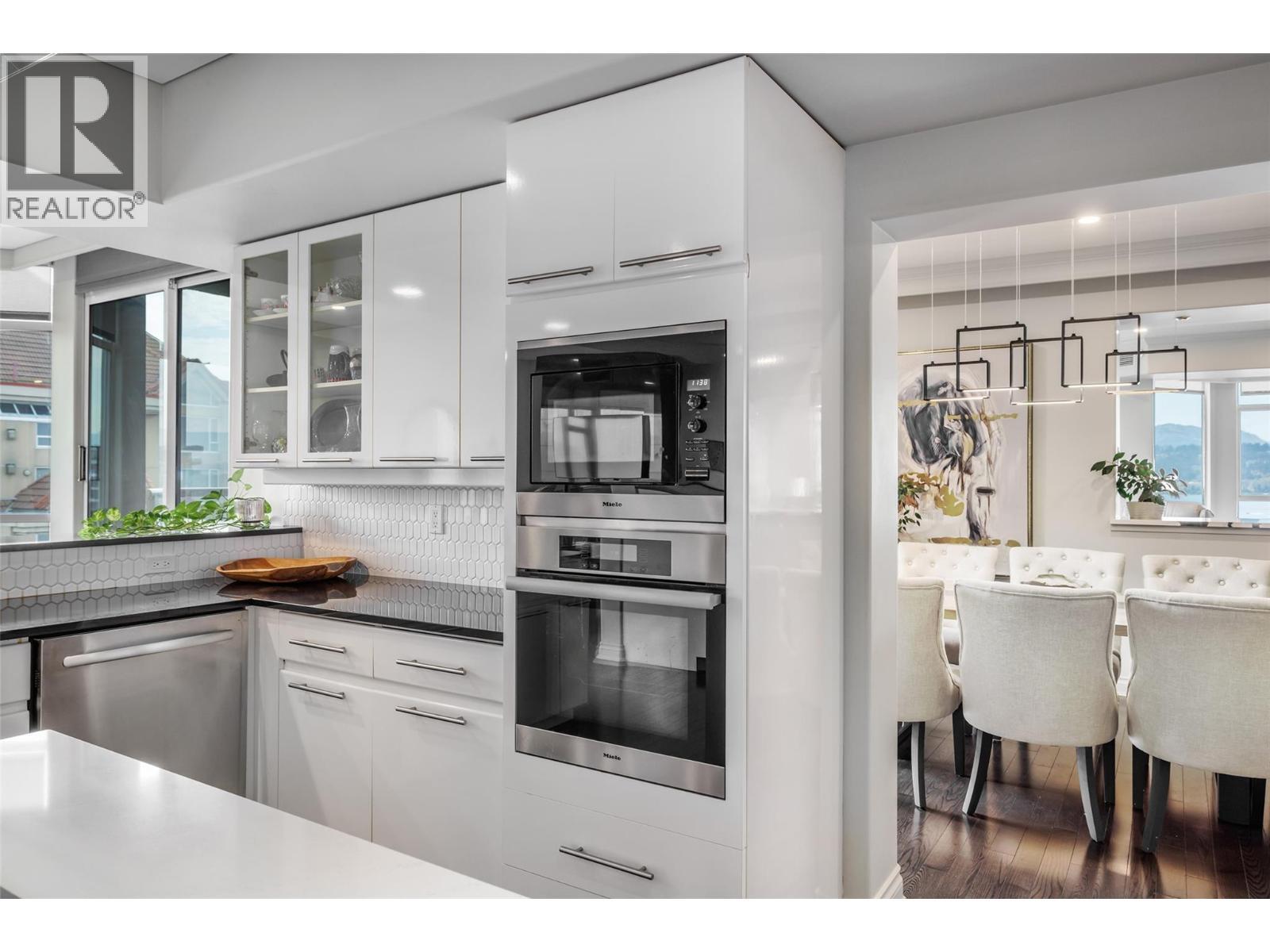 1152 Sunset Drive Unit# 1601, Kelowna, BC - Indoor Photo Showing Kitchen