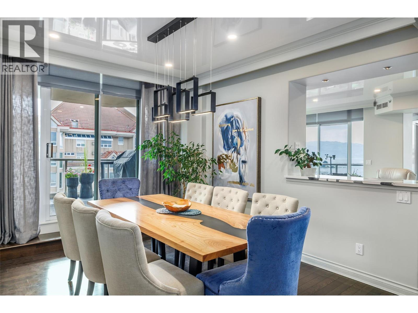 1152 Sunset Drive Unit# 1601, Kelowna, BC - Indoor Photo Showing Dining Room