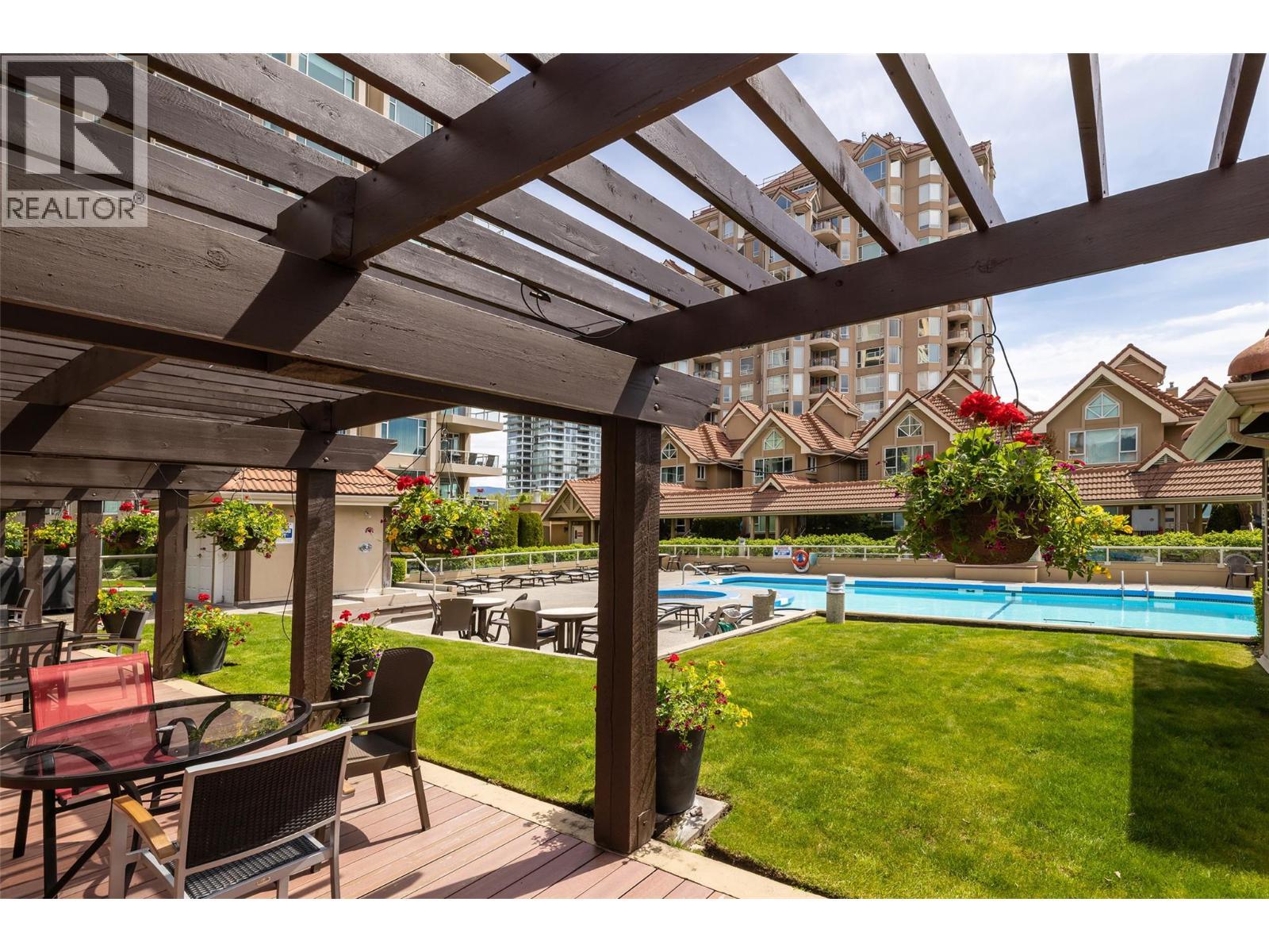 1152 Sunset Drive Unit# 1601, Kelowna, BC - Outdoor With In Ground Pool With Deck Patio Veranda