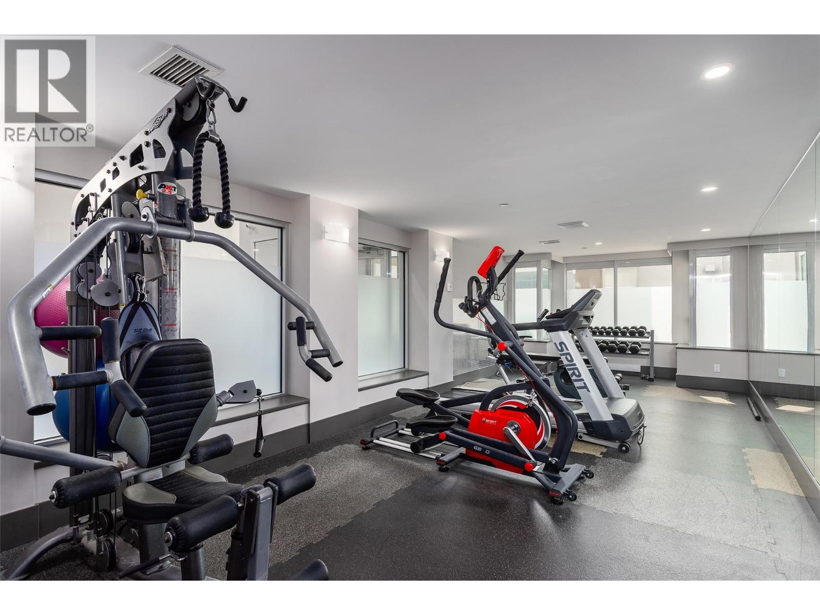 1152 Sunset Drive Unit# 1601, Kelowna, BC - Indoor Photo Showing Gym Room