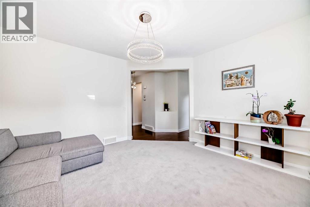 105 Elgin Meadows Circle Se, Calgary, AB - Indoor Photo Showing Other Room