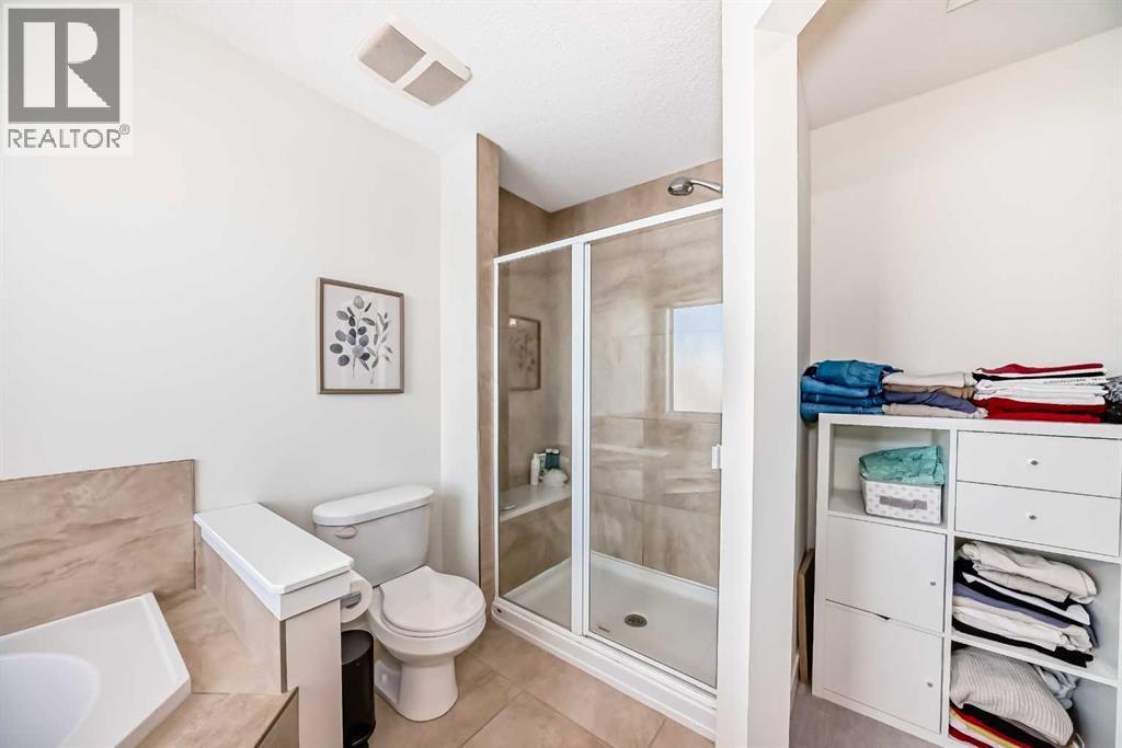 105 Elgin Meadows Circle Se, Calgary, AB - Indoor Photo Showing Bathroom