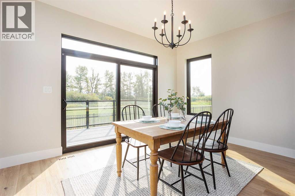 125 Emerald Drive, Red Deer, AB - Indoor Photo Showing Dining Room