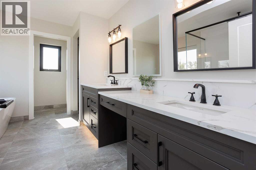 125 Emerald Drive, Red Deer, AB - Indoor Photo Showing Bathroom