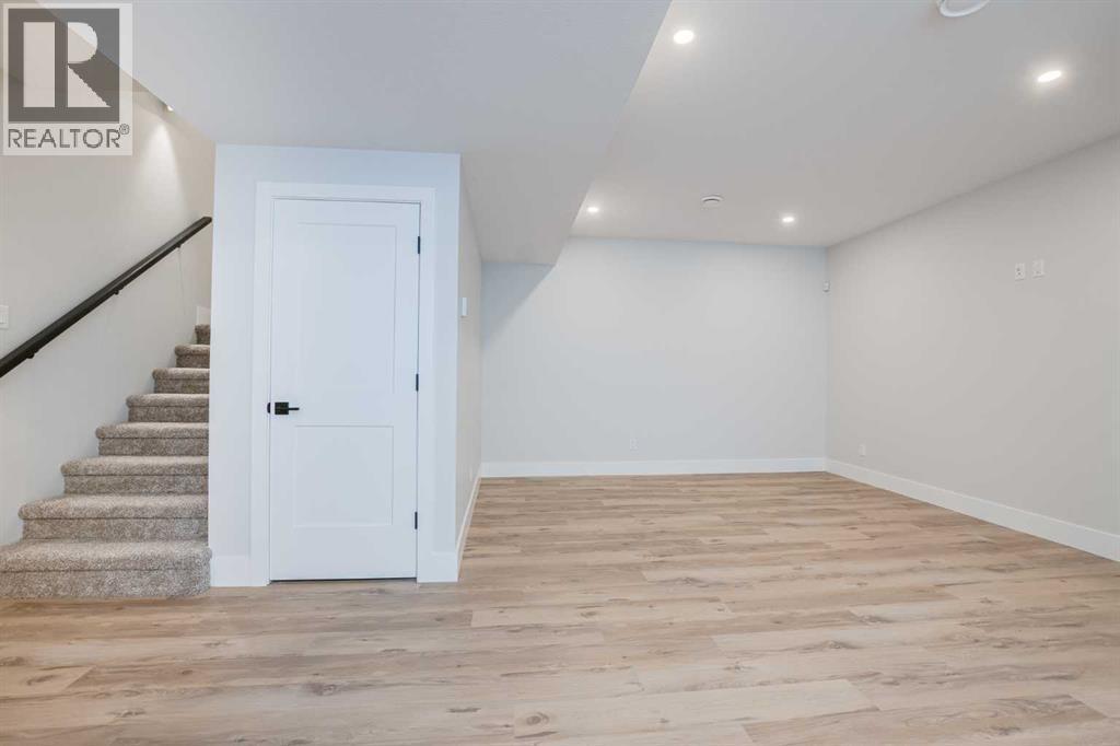 125 Emerald Drive, Red Deer, AB - Indoor Photo Showing Other Room