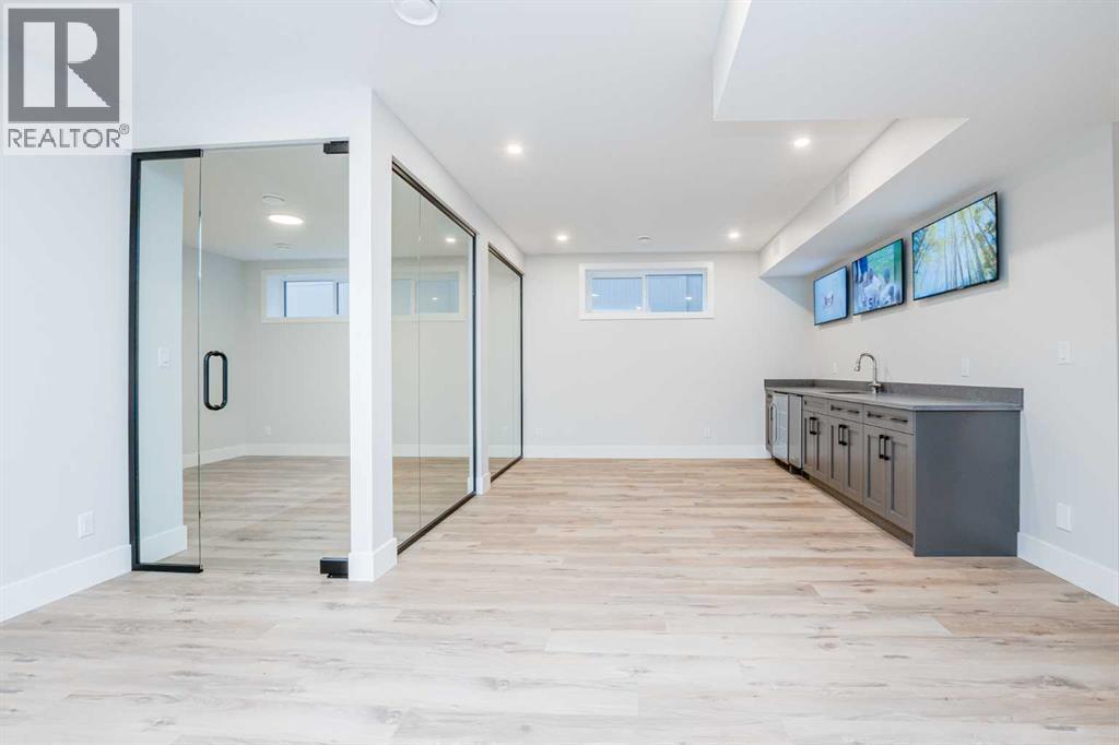 125 Emerald Drive, Red Deer, AB - Indoor Photo Showing Other Room