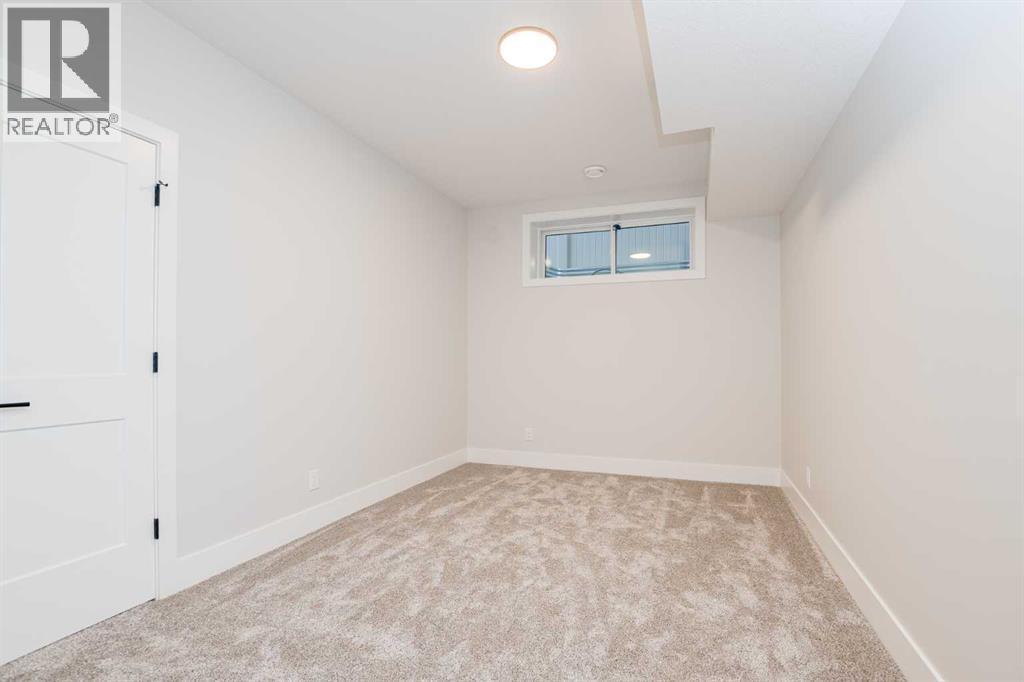 125 Emerald Drive, Red Deer, AB - Indoor Photo Showing Other Room