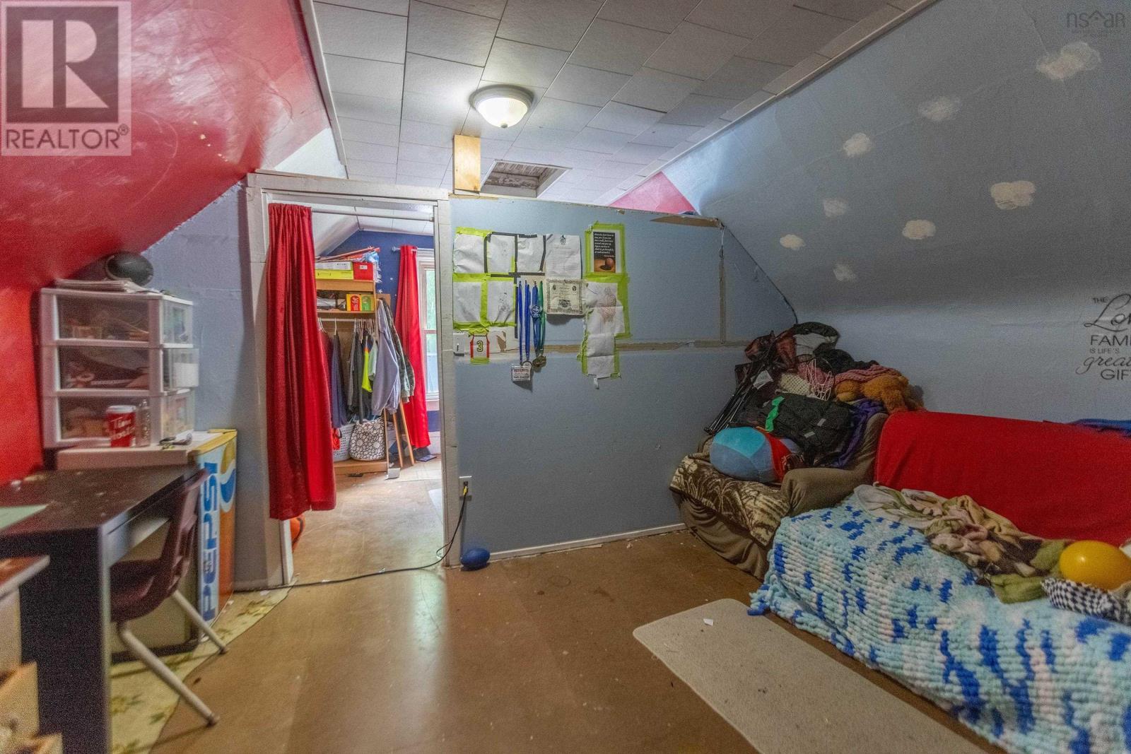 95 Church Street, Springhill, NS - Indoor