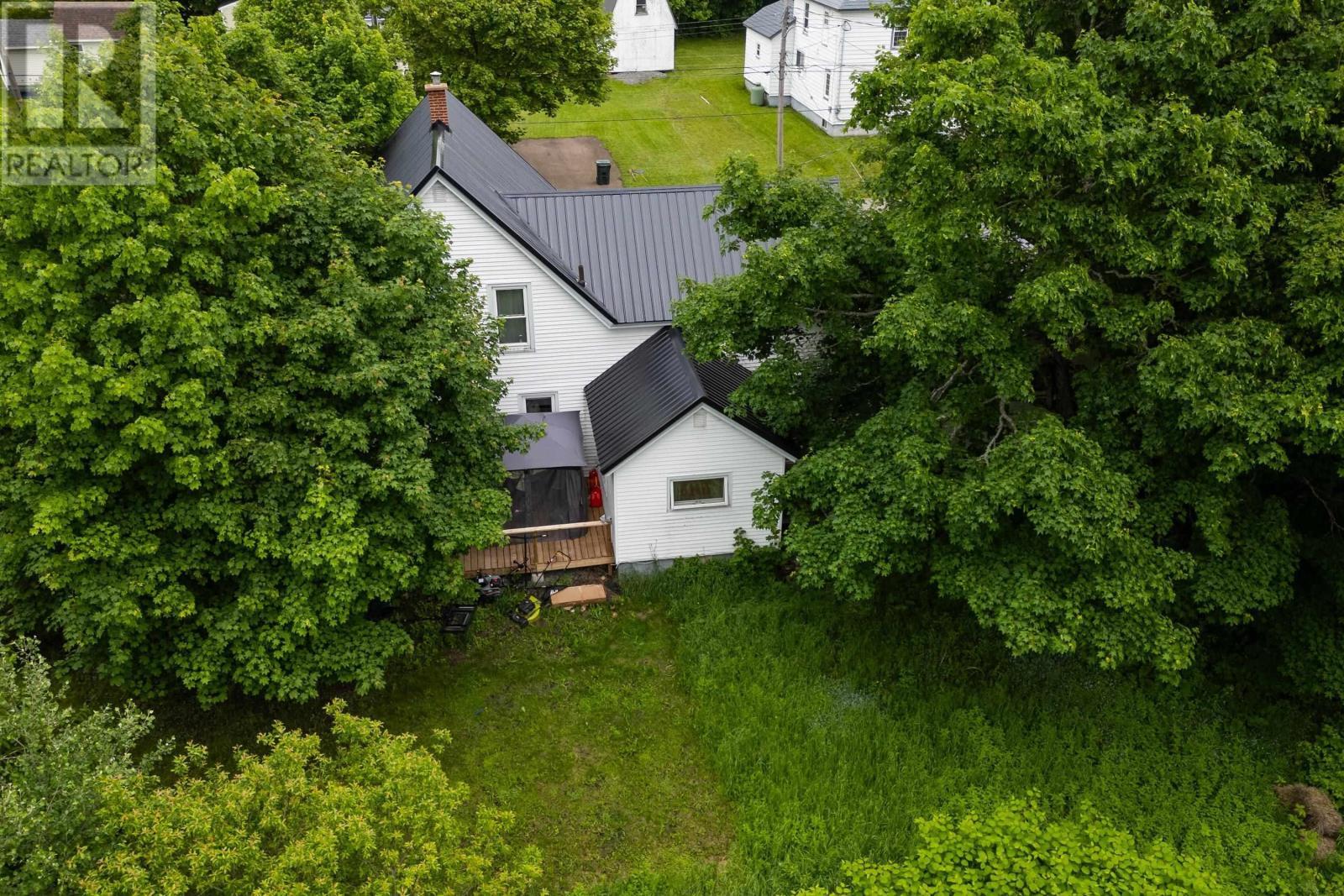 95 Church Street, Springhill, NS - Outdoor