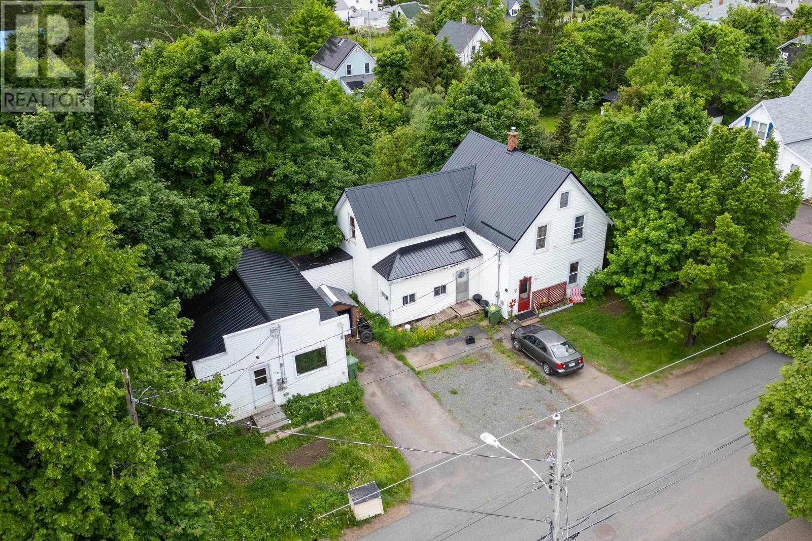 95 Church Street, Springhill, NS - Outdoor