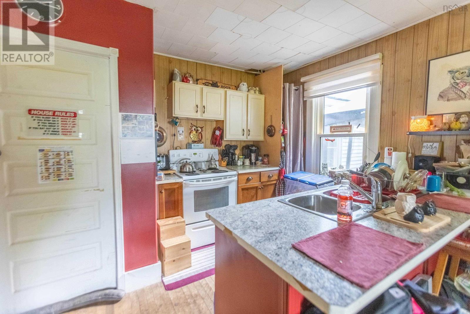 95 Church Street, Springhill, NS - Indoor Photo Showing Kitchen