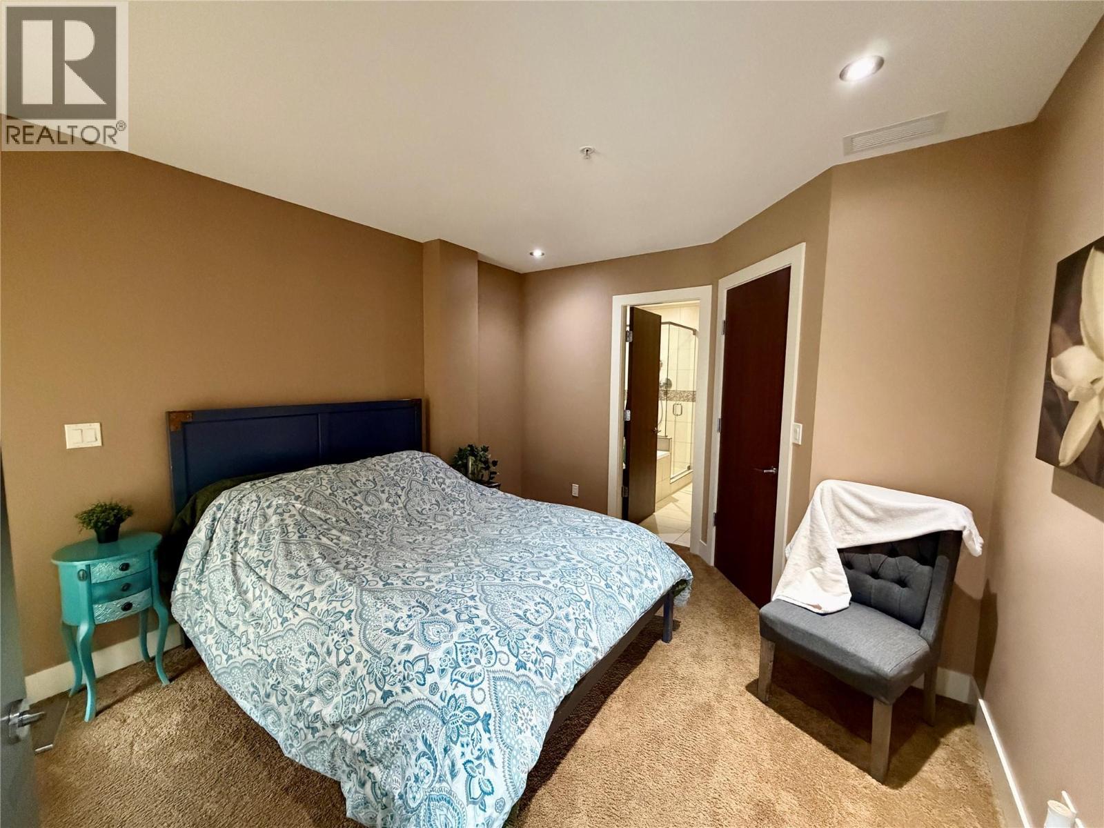 326 Mara Lake Lane Unit# 506, Sicamous, BC - Indoor Photo Showing Bedroom