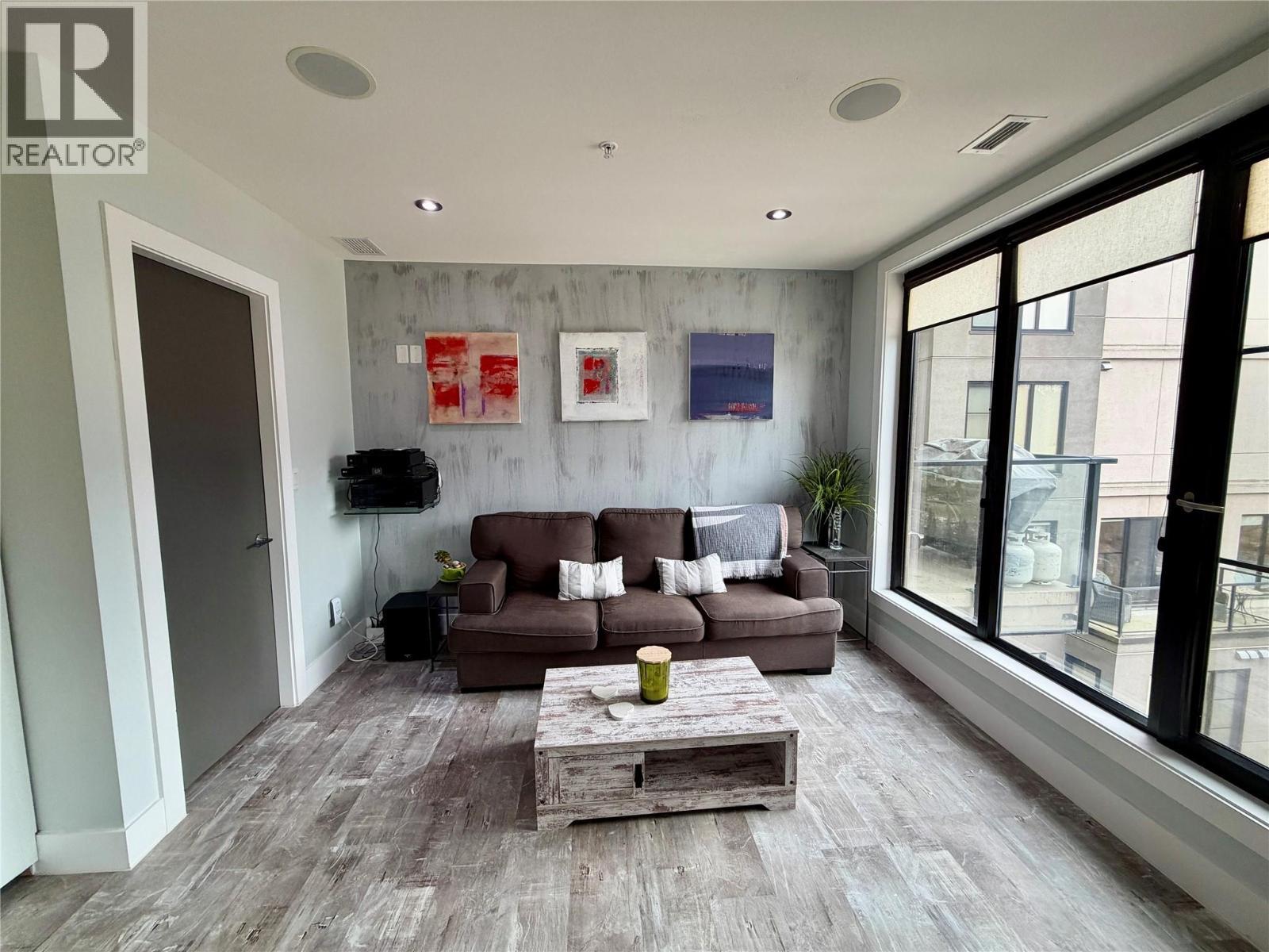 326 Mara Lake Lane Unit# 506, Sicamous, BC - Indoor Photo Showing Living Room