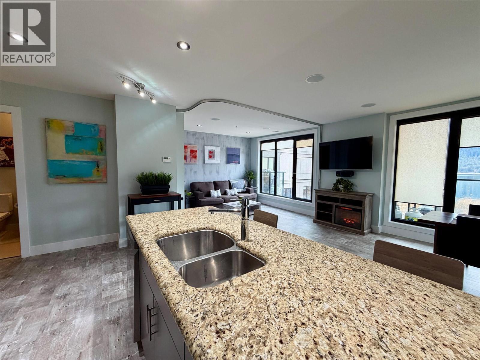 326 Mara Lake Lane Unit# 506, Sicamous, BC - Indoor Photo Showing Kitchen With Double Sink