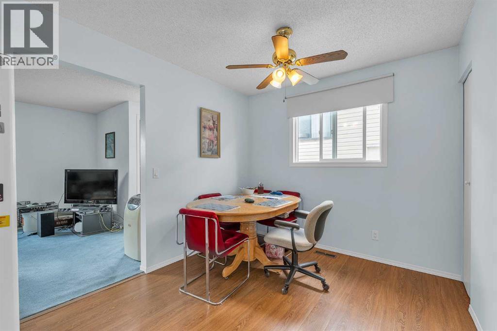 218 Pinemeadow Road Ne, Calgary, AB - Indoor