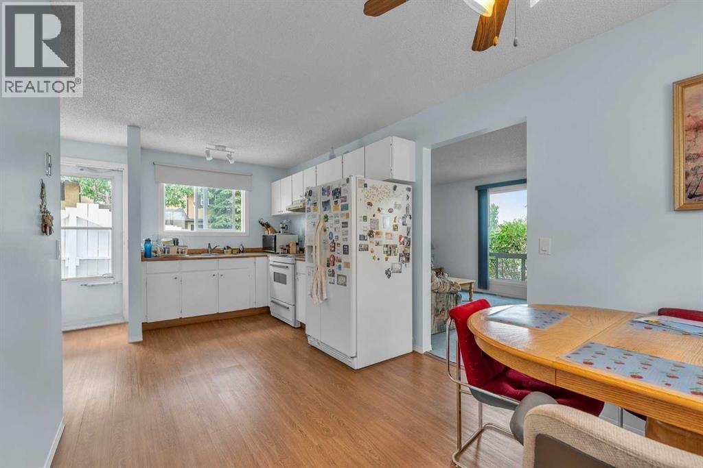 218 Pinemeadow Road Ne, Calgary, AB - Indoor