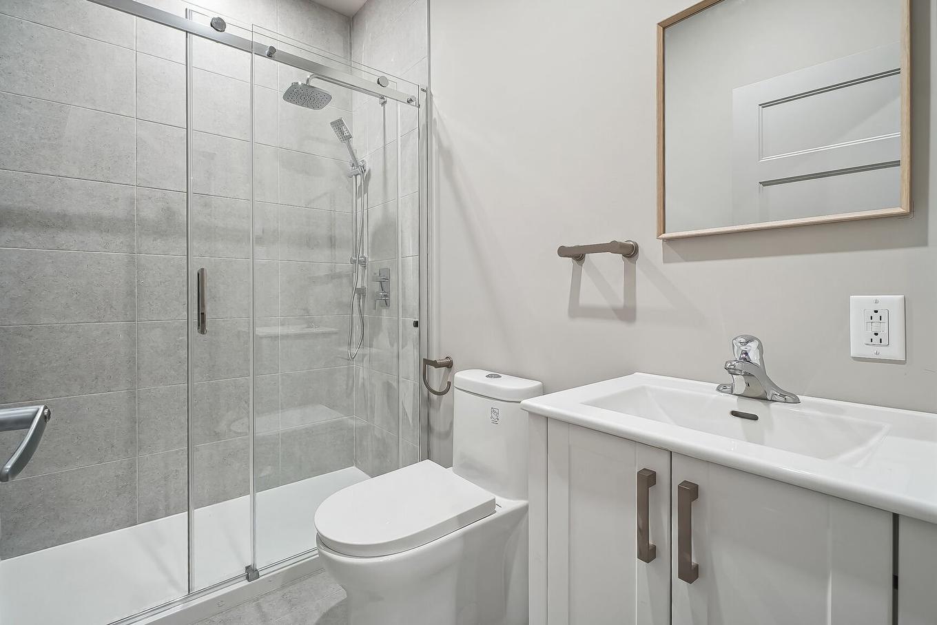 Bathroom - 2307 - 2319 Rue Des Ormeaux, Montréal (Mercier/Hochelaga-Maisonneuve), QC