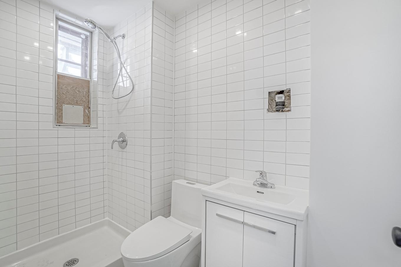 Bathroom - 2307 - 2319 Rue Des Ormeaux, Montréal (Mercier/Hochelaga-Maisonneuve), QC