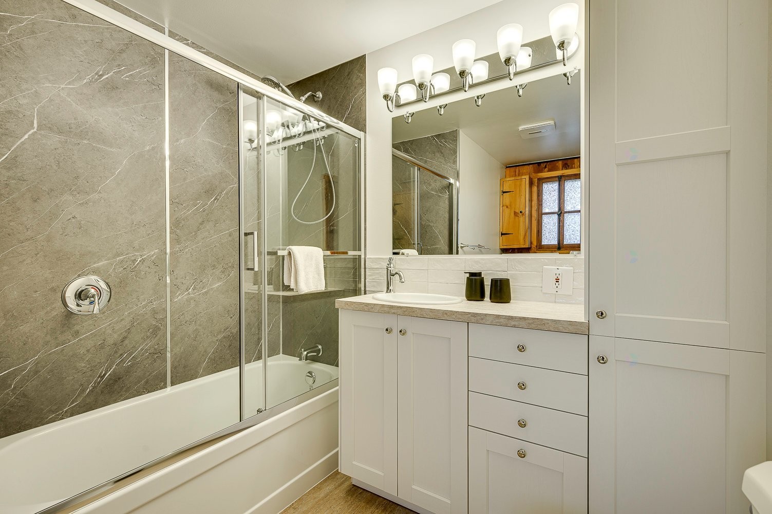 Salle de bains - 267 Ch. Des Bois-Blancs, Piedmont, QC - Indoor Photo Showing Bathroom