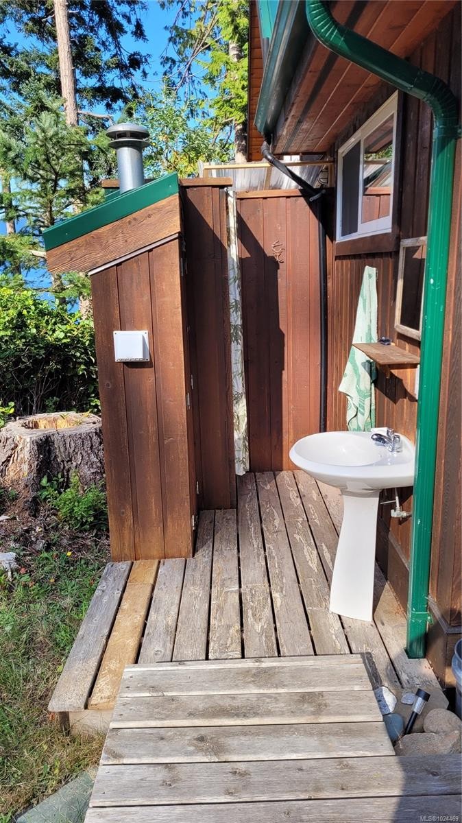 15 Spring Bay Rd, Lasqueti Island, BC