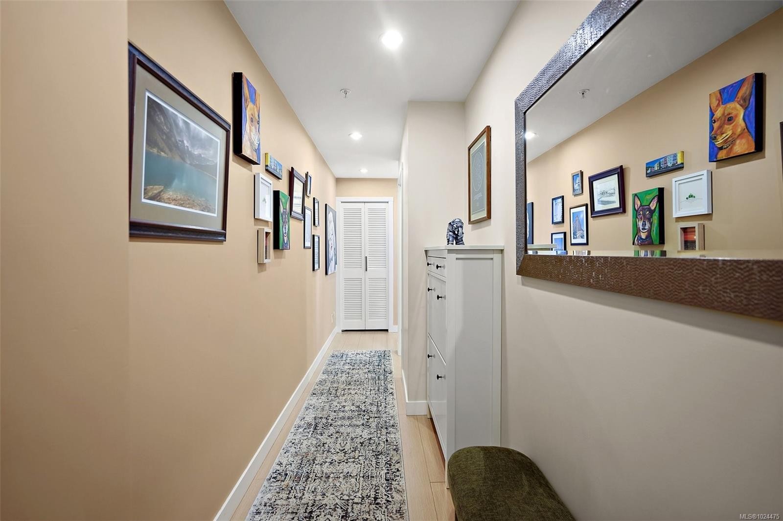 711-728 Yates St, Victoria, BC - Indoor Photo Showing Other Room