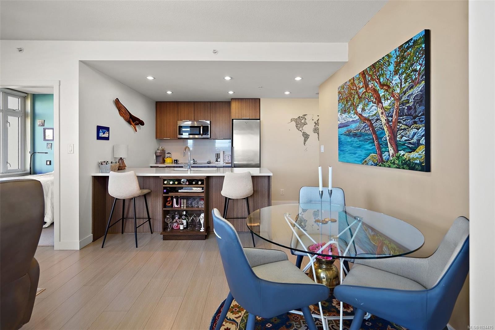 711-728 Yates St, Victoria, BC - Indoor Photo Showing Dining Room