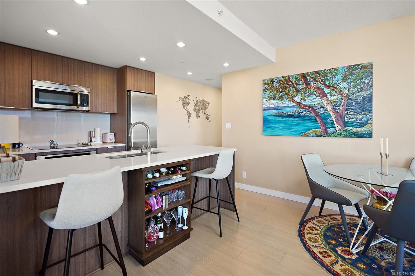 711-728 Yates St, Victoria, BC - Indoor