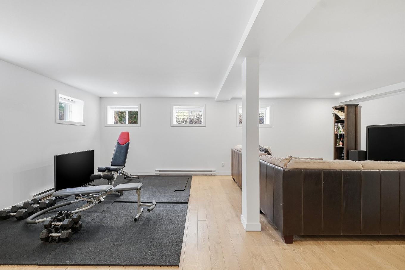 Salle familiale - 161 Rue Vincent-Massey, Beloeil, QC - Indoor