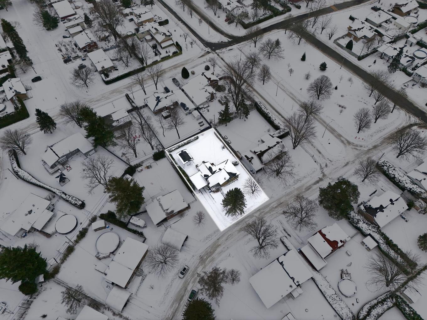 Photo aérienne - 161 Rue Vincent-Massey, Beloeil, QC - With View