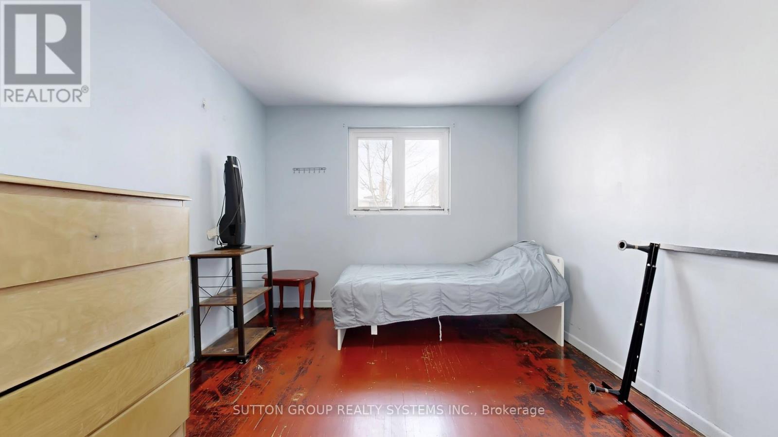 30 Coronado Court, Toronto, ON - Indoor Photo Showing Bedroom