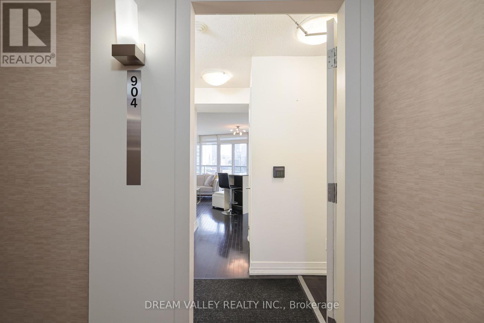 904 - 25 Carlton Street, Toronto, ON - Indoor Photo Showing Other Room