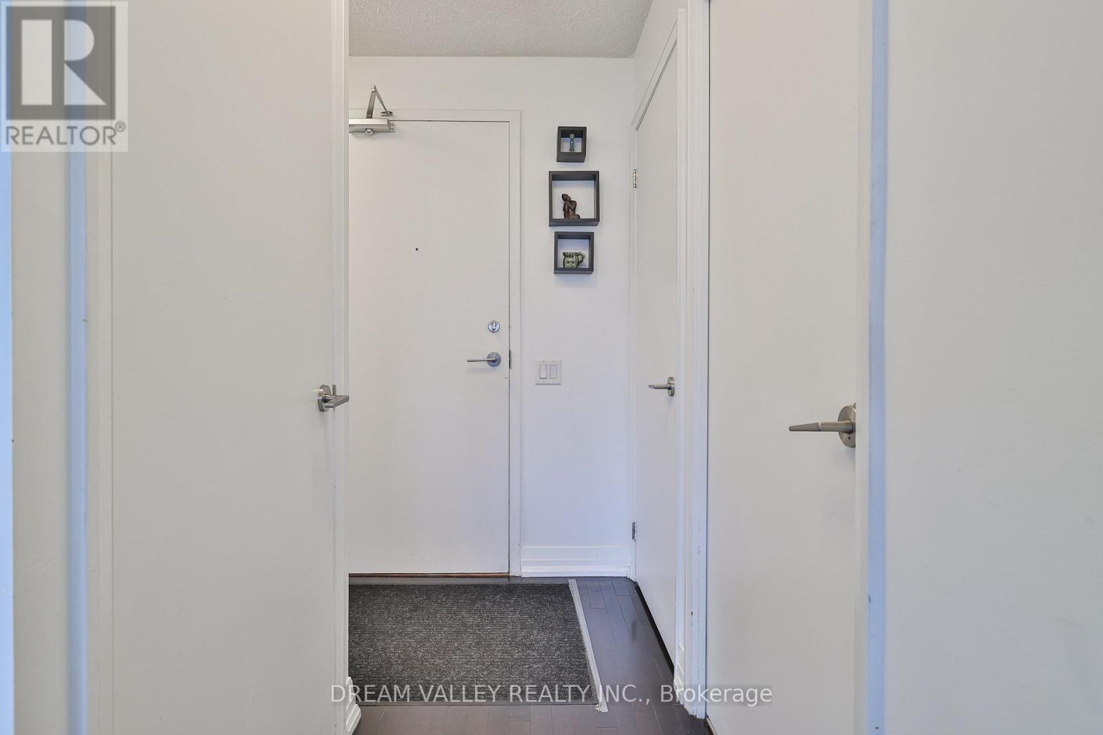 904 - 25 Carlton Street, Toronto, ON - Indoor Photo Showing Other Room