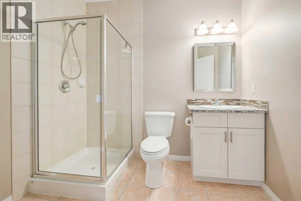 1113, 1113 Lake Fraser Green Se, Calgary, AB - Indoor Photo Showing Bathroom