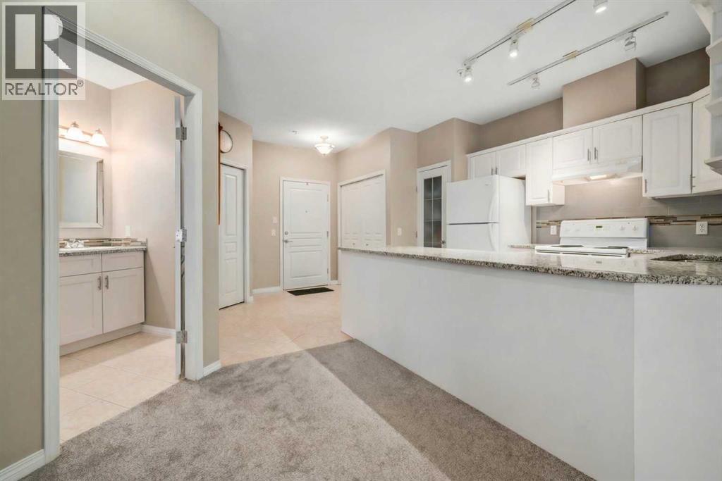 1113, 1113 Lake Fraser Green Se, Calgary, AB - Indoor Photo Showing Kitchen