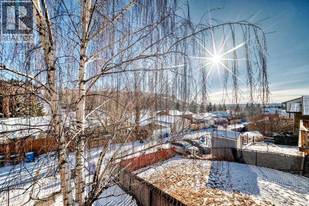 30 Edgewood Rise Nw, Calgary, AB - Outdoor