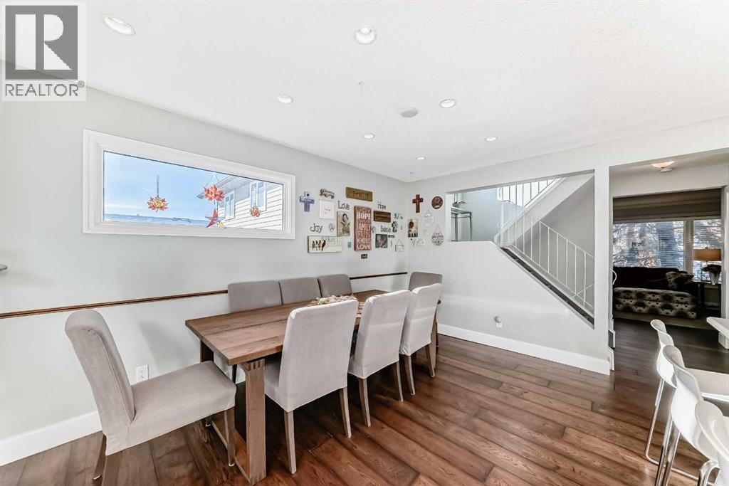 30 Edgewood Rise Nw, Calgary, AB - Indoor Photo Showing Dining Room